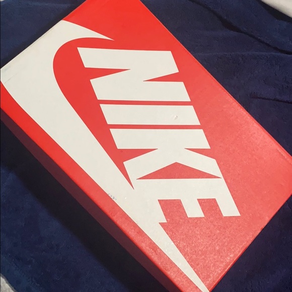 Nike Women’s React Element 55 - Picture 3 of 3